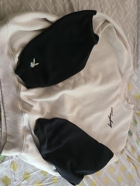 PLAYBOY White Crewneck Sweatshirt with Black Raglan Sleeves